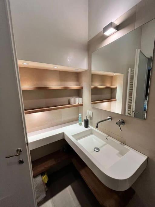 Colosseum Apartment - Your Cozy Roman Escape Екстериор снимка